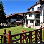 Golden 526 At Oak Szmoljan