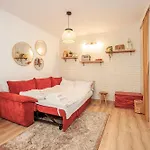 Golden 526 At Oak Apartman